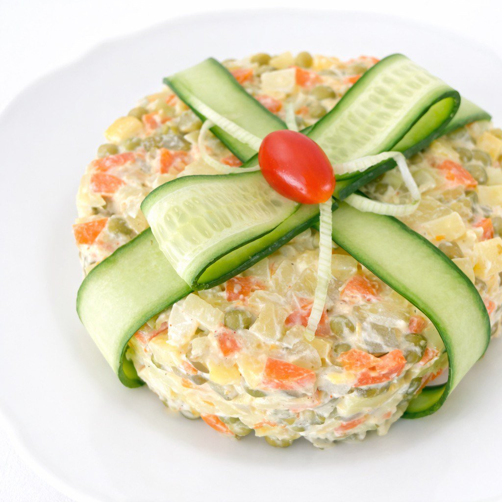 tradicinės baltosios salotos