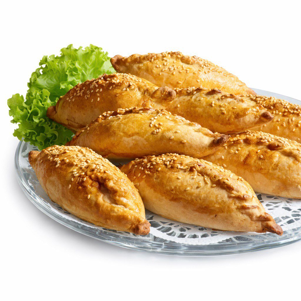 kibinai su kapotu lašišos įdaru